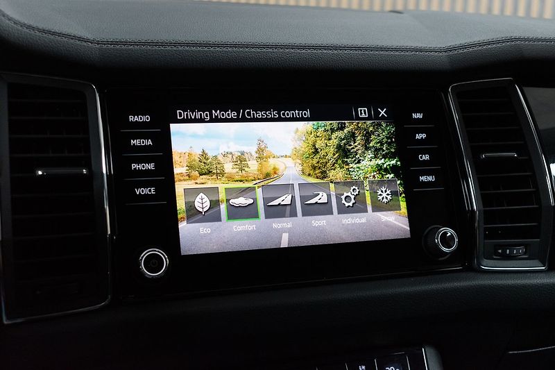 Škoda Kodiaq 2.0 TDI 147kW L&K*TAŽNÉ*ČR 1.M - fotka 33 z 52