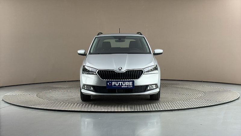 Škoda Fabia 1.0 TSI Ambition Combi - fotka 3 z 23
