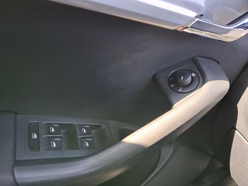 Škoda Octavia (2014) 2,0TDi 110kw ČR  DSG VYHŘ. SED - fotka 30 z 35