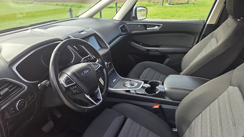 Ford Galaxy (2023) 2.0 EcoBl 110kW AT TITAN DPH - fotka 10 z 36