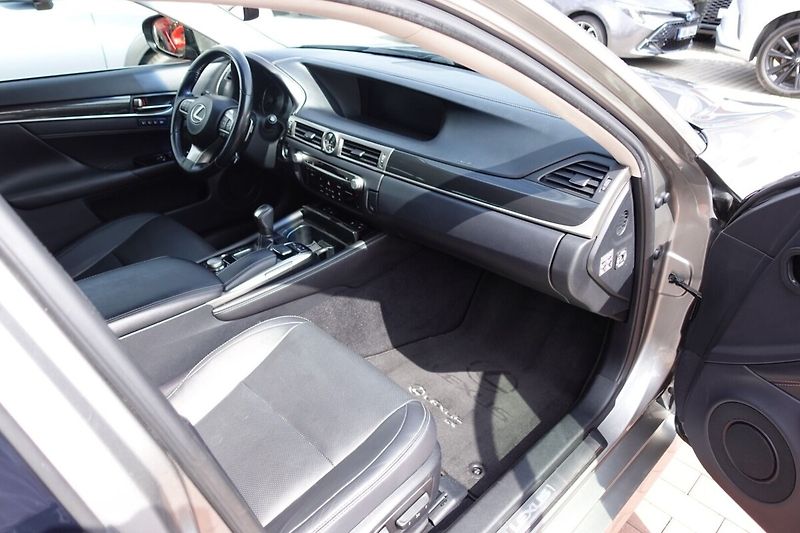 Lexus GS F 2,0T 180kW A/T Executive - fotka 15 z 40