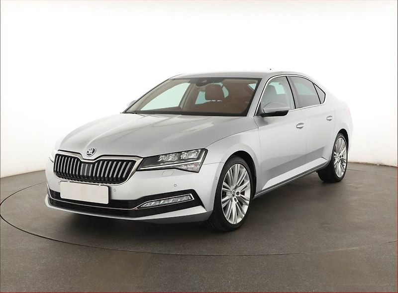 Škoda Superb (2021) 2.0 TSI - fotka 2 z 19