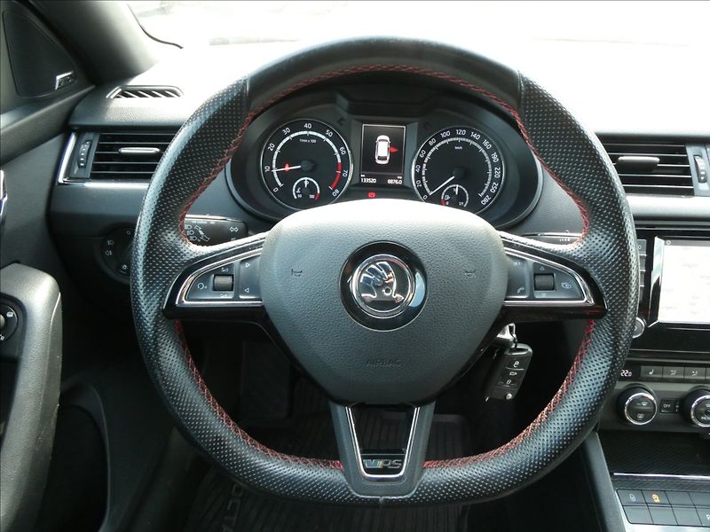 Škoda Octavia 2,0 TSi 162kW RS NAVI,EL. ŠÍBR - fotka 30 z 47