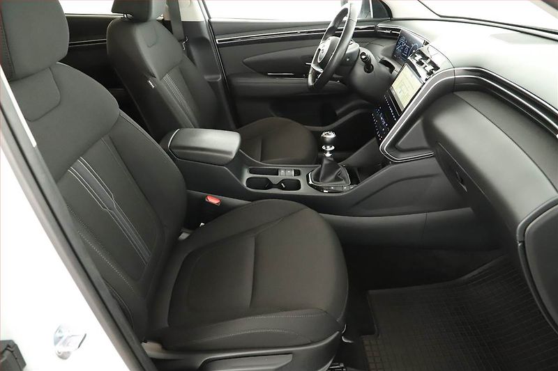 Hyundai Tucson (2023) Smart 1.6 T-GDI 48V MHEV - fotka 7 z 13