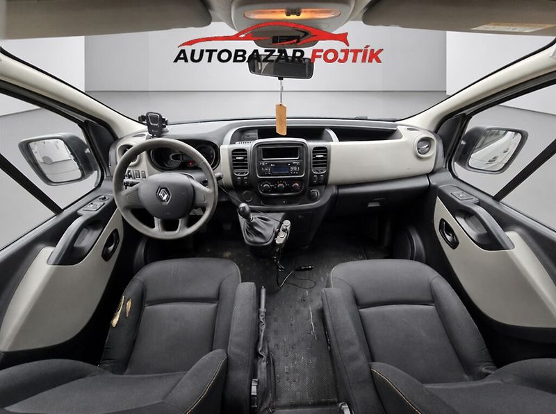 Renault Trafic (2017) 1.6 DCi 92KW 8.místné - fotka 12 z 23