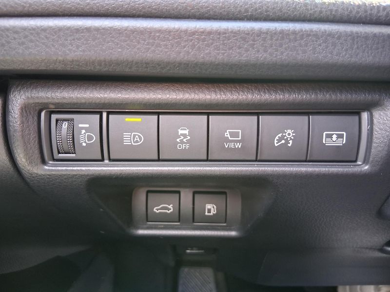 Toyota Camry EXECUTIVE 2.5 Hyb. 169 kW - fotka 26 z 40