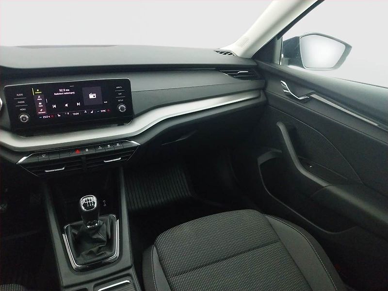 Škoda Octavia (2021) Ambition Plus 1.5 TSI - fotka 8 z 20