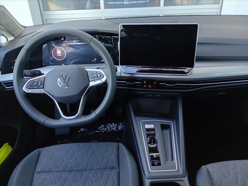 Volkswagen Golf Variant (2026) 1,5 eTSI 7DSG mHEV  People - fotka 14 z 16
