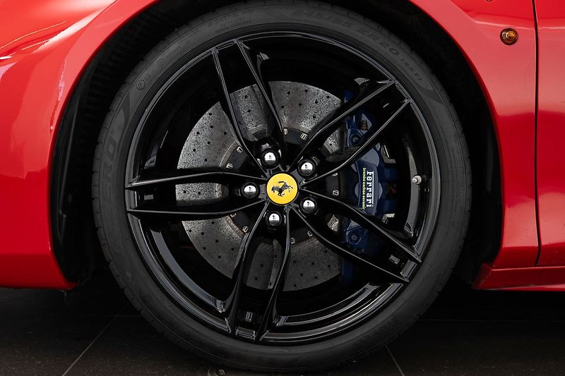 Ferrari 488 - fotka 16 z 19