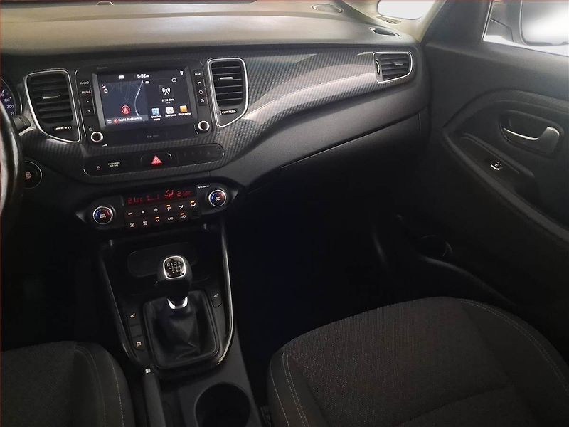 Kia Carens (2017) 1.6 GDI, Navi, Vyhř. sedaček - fotka 8 z 16