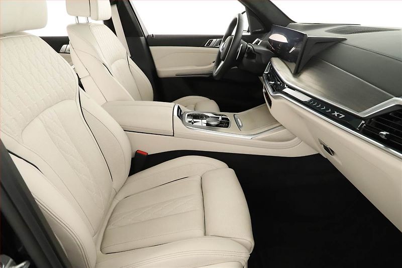BMW X7 (2025) xDrive40d - fotka 7 z 20