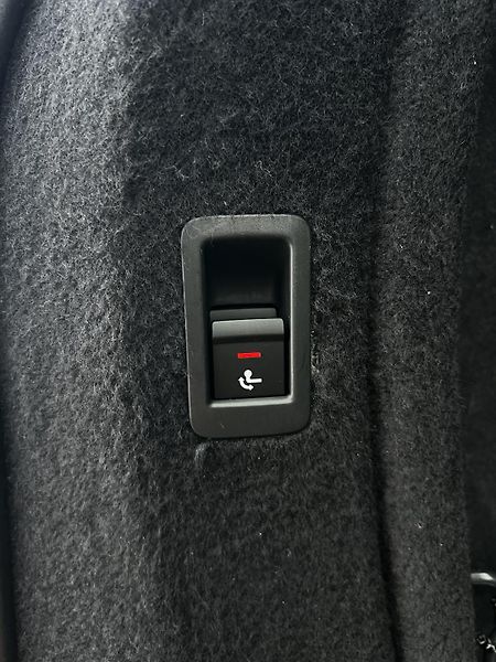Audi A4 35TFSI Aut. Sport DPH TZ  - fotka 23 z 25