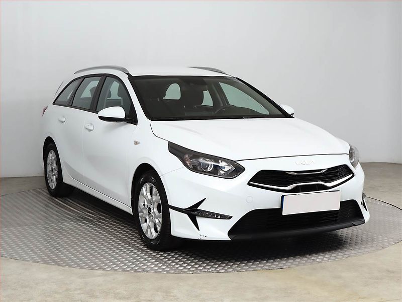 Kia Ceed (2022) 1.5 T-GDI, ČR,1.maj - fotka 1 z 16