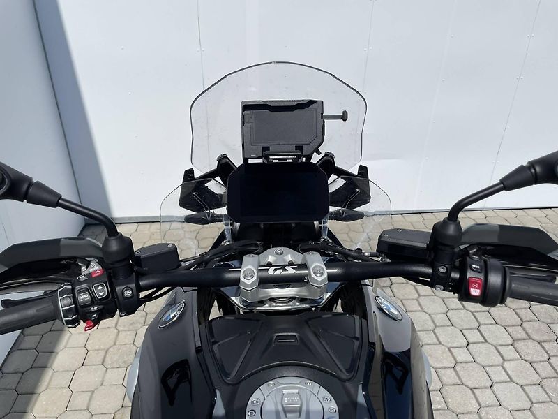 BMW (2026) R 1300 GS - fotka 15 z 17
