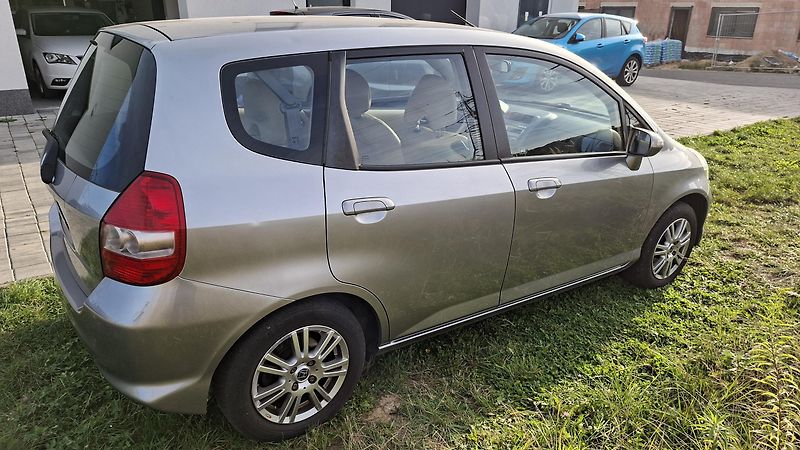 Honda Jazz (2006) FACELIFT, DIGI KLIMA, KŮŽE - fotka 4 z 20