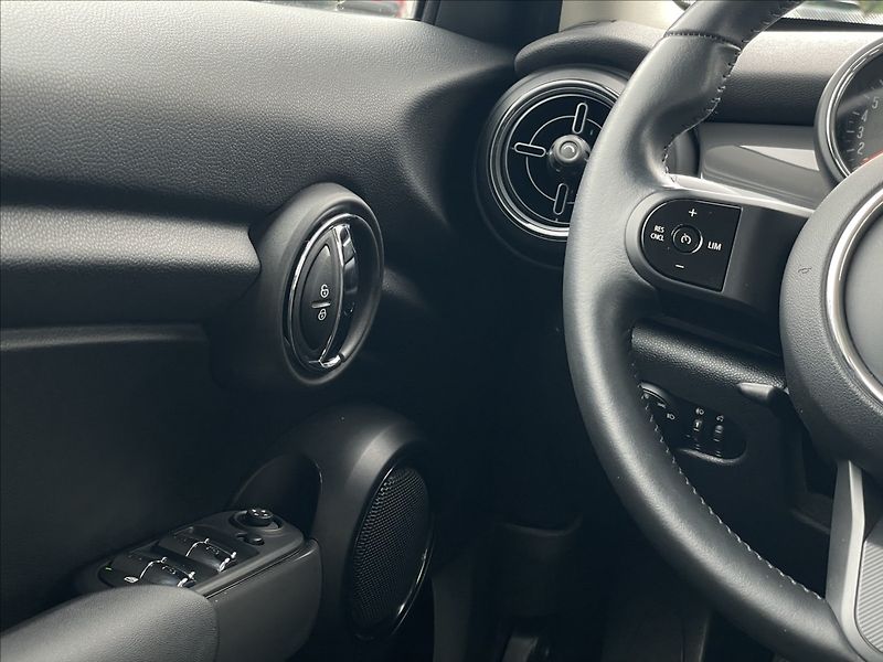 Mini Cooper 1,5 ACC+PDC - fotka 12 z 22