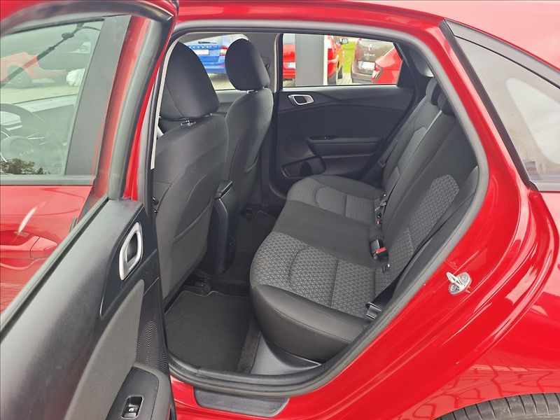 Kia Ceed 1,0 T-GDI  SPIN - fotka 11 z 23