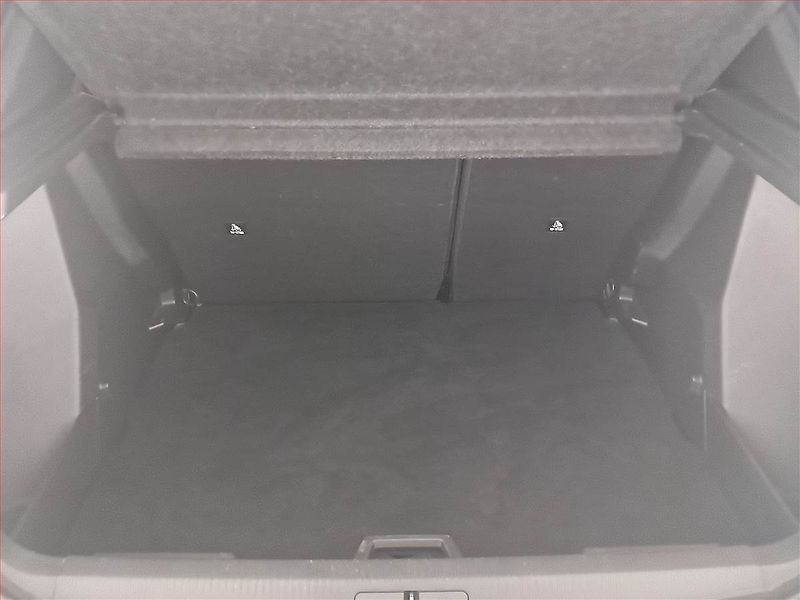 Peugeot 2008 (2021) 1.2 PureTech, Serv.kniha - fotka 14 z 23