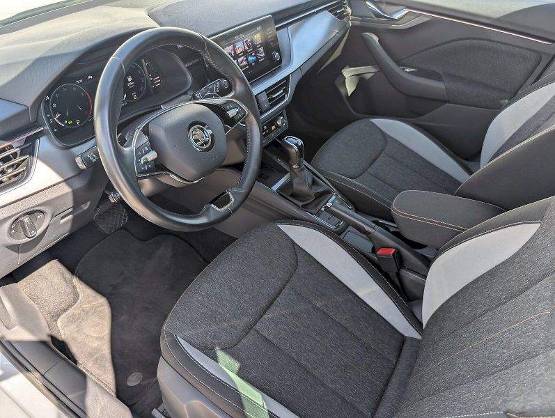 Škoda Scala (2022) 1,0 TSI / 81 kW DSG Style Extr - fotka 7 z 30
