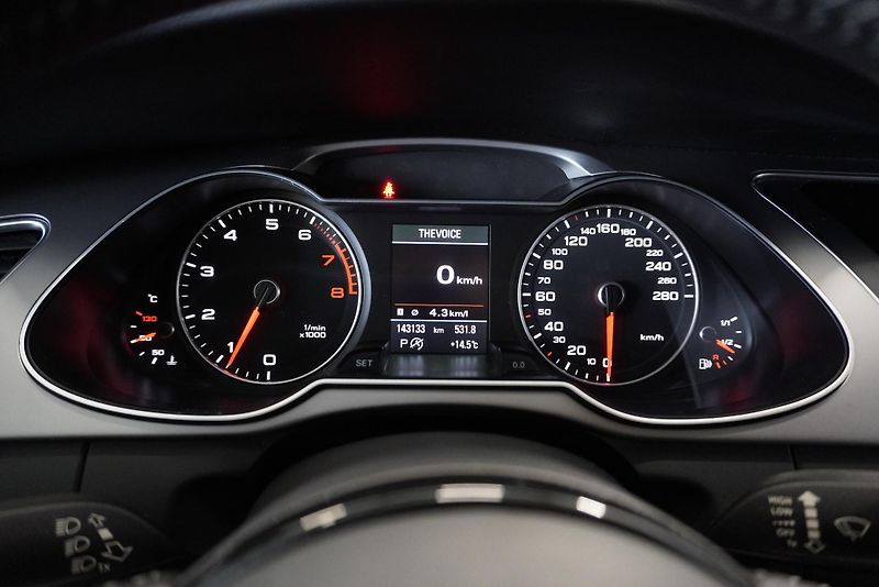 Audi A4 (2013) 2.0 TFSI 165kW QUATTRO STRONIC - fotka 25 z 34