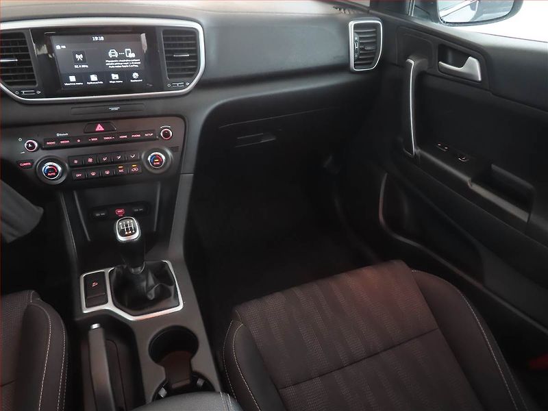 Kia Sportage (2019) 1.6 GDI, Serv.kniha, Tempomat - fotka 8 z 15
