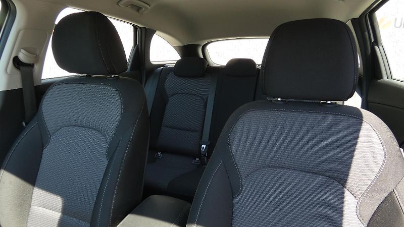 Hyundai i30 Kombi 1.5 T-GDI mHEV Family Co - fotka 7 z 22