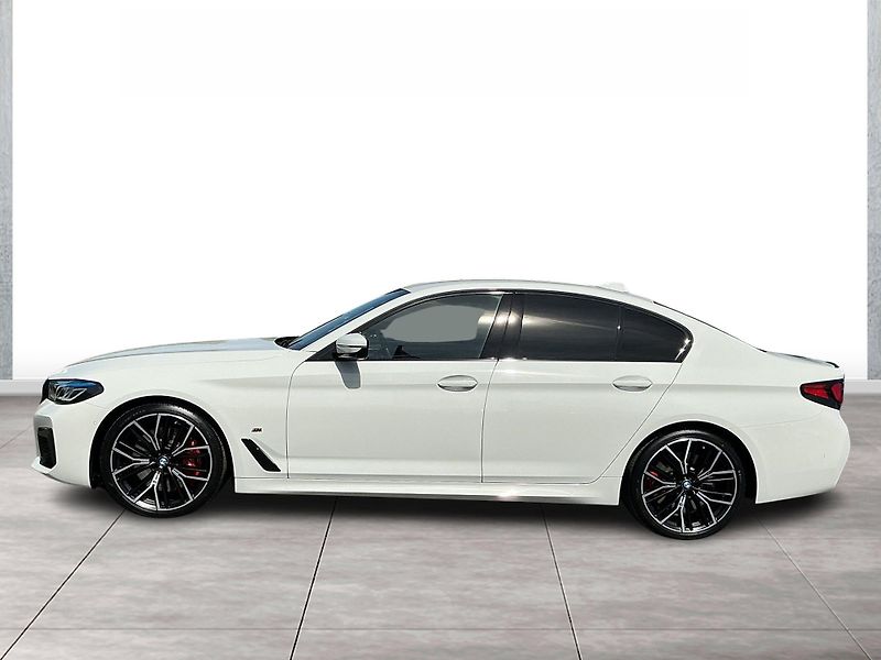BMW Řada 5 M550i xDrive Laser HuD Venti - fotka 4 z 12