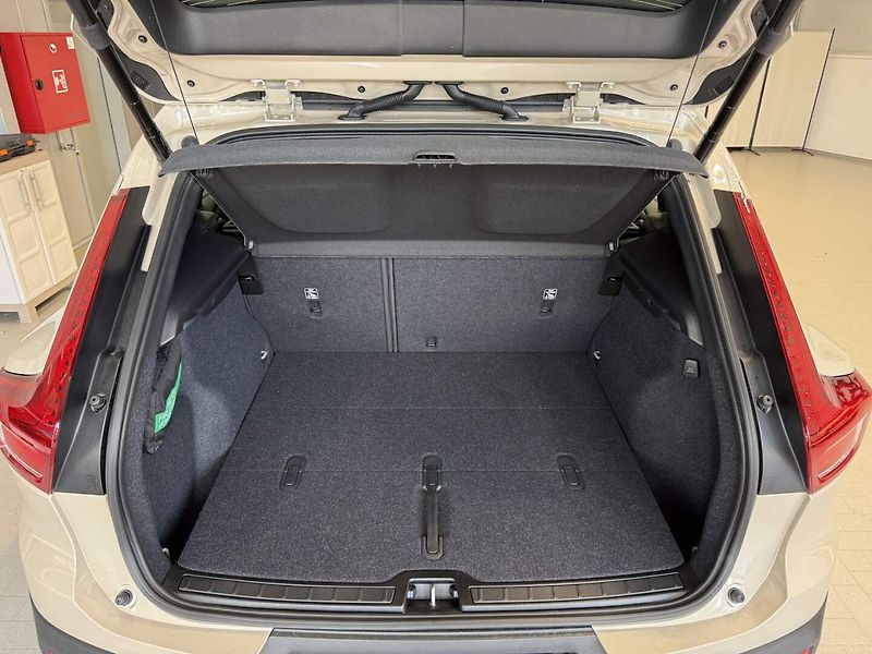 Volvo XC40 (2026) B3 2.0L 163 HP AT7 FWD CORE - fotka 18 z 21