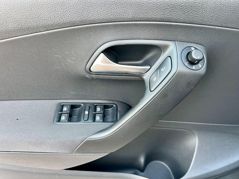 Volkswagen Polo (2012) 1.2 TSI 66 kW Klima,Stav - fotka 18 z 19
