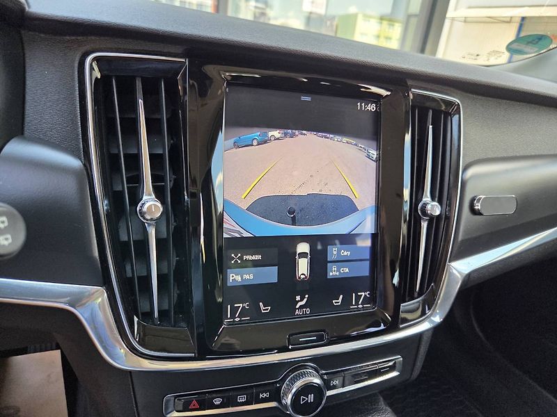 Volvo V90 (2018) D4 2.0 140kW - fotka 26 z 43