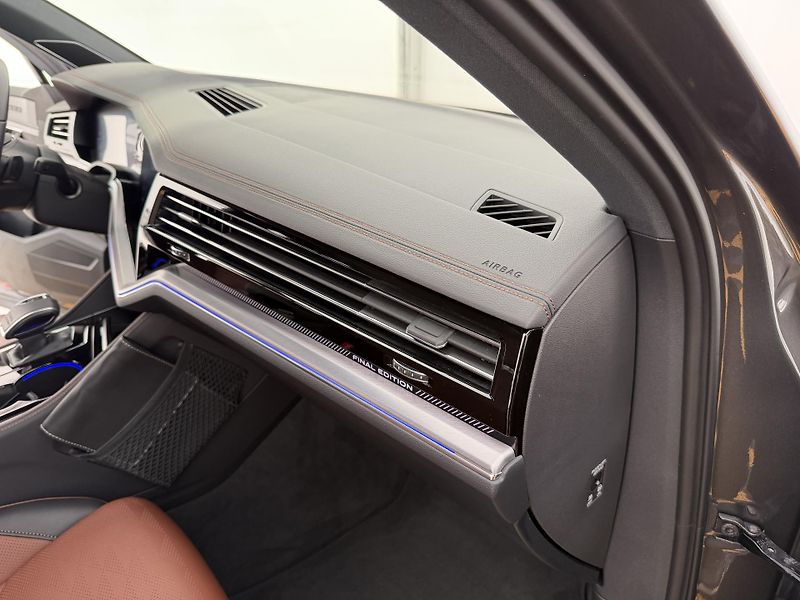 Volkswagen Touareg 3.0Tdi*210kw*DPH*Final Edition - fotka 20 z 49