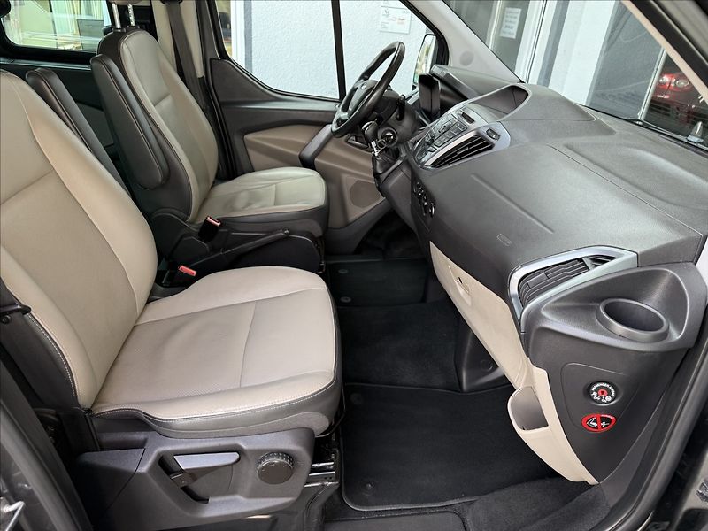 Ford Tourneo Custom 2,2 TitaniumX,114kW,1maj,po se - fotka 12 z 31