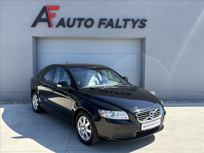 Volvo S40 2,0 i 107 KW MANUAL CZ - fotka 1 z 23