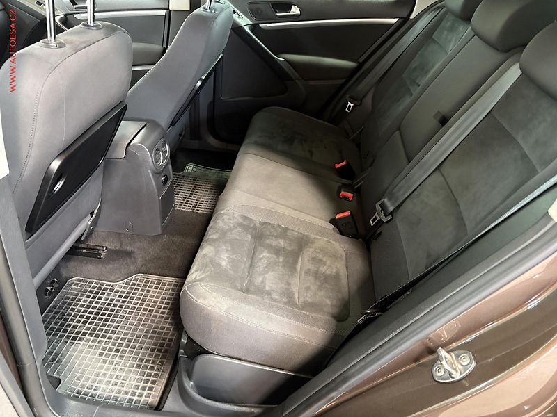 Volkswagen Tiguan (2011) 2.0 TDi 4x4, ČR, Sport, DSG - fotka 10 z 16