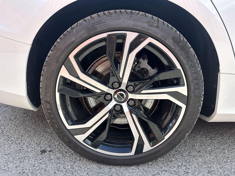 Volvo S60 (2023) B5 AWD Automat Ultimate Dark - fotka 27 z 31