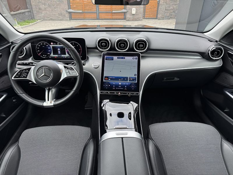 Mercedes-Benz Třídy C (2023) C 220d 4MATIC AVANTGARDE Tažné - fotka 12 z 25