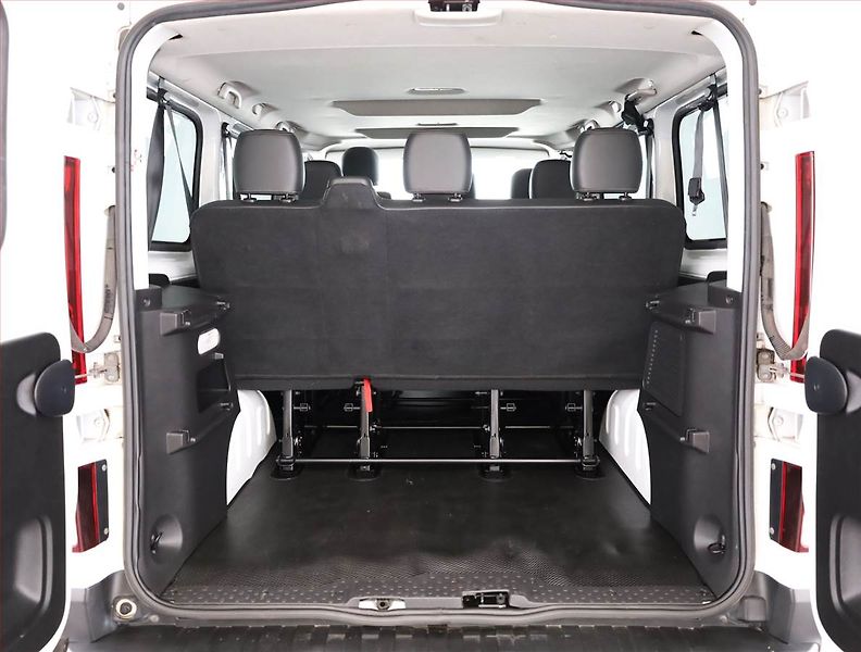 Renault Trafic (2020) 2.0 dCi, Bus, 9Míst, ČR, DPH - fotka 13 z 13