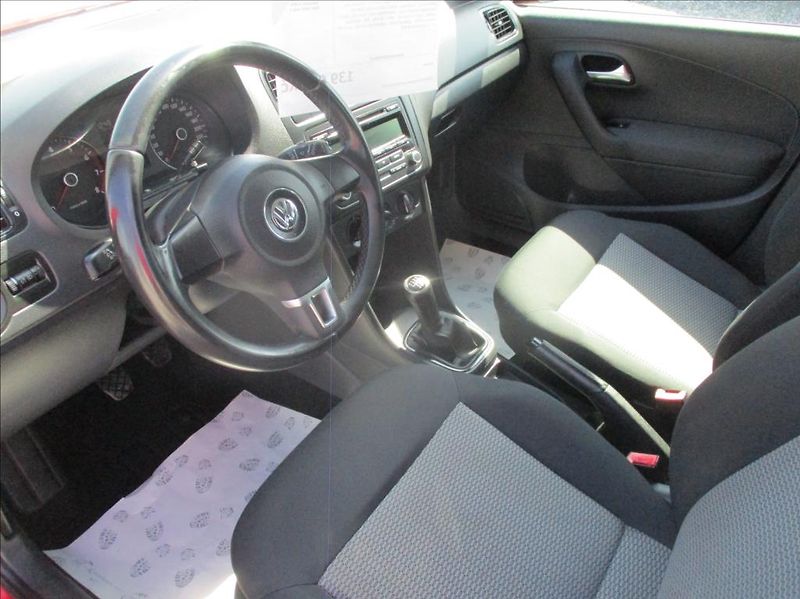 Volkswagen Polo 1,2 TSi, klima, serv. kniha, - fotka 17 z 37