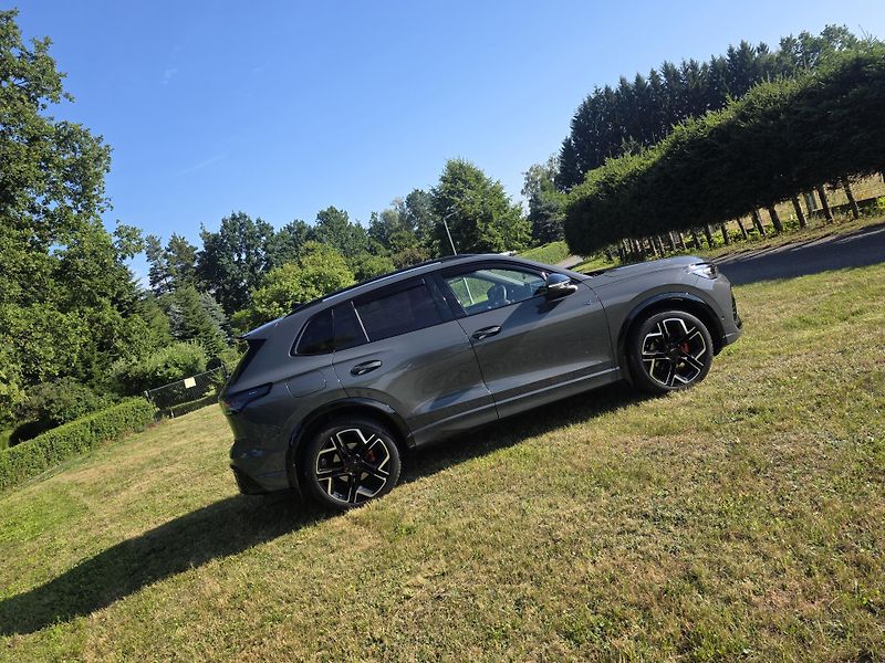 Volkswagen Tiguan (2025) Tiguan R-Line 1,5 eTSI - Stav  - fotka 4 z 16