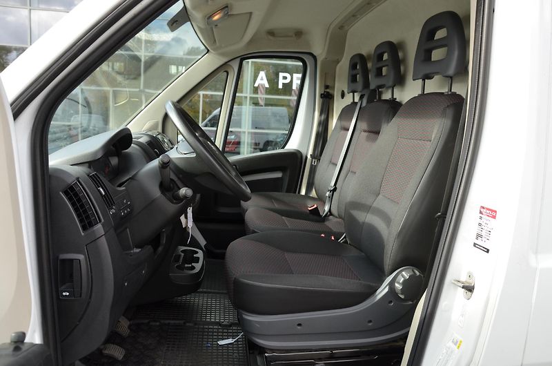 Citroën Jumper (2022) 2.2BHDi 33 L2H2 140 4d - fotka 8 z 12