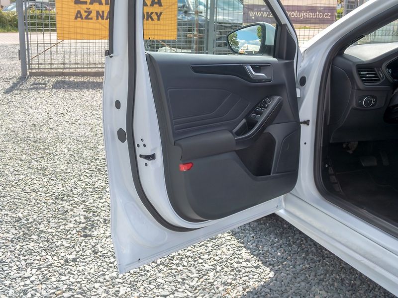 Ford Focus (2025) ČR 1.0T 114KW mat – ST-line - fotka 14 z 52