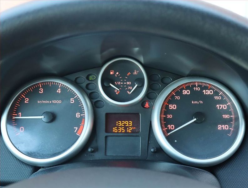 Peugeot 207 (2009) 1.4, po STK, jezdí výborně - fotka 11 z 14