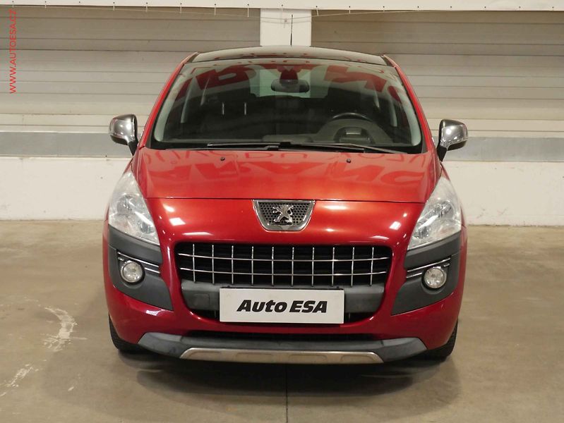 Peugeot 3008 (2010) 1.6HDi, 2.maj, Navi, panor - fotka 2 z 21