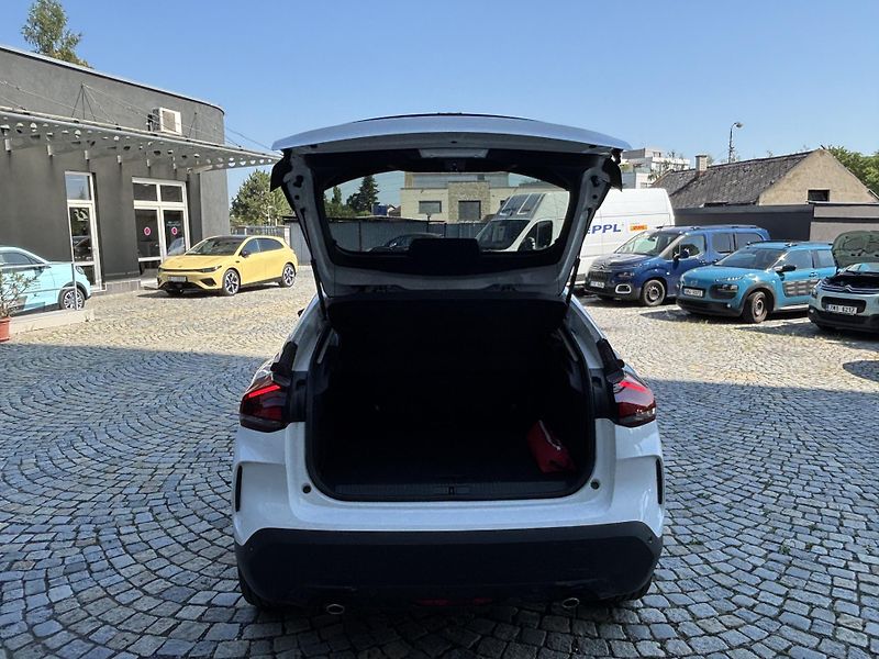 Citroën C4 1,2 PureTech 130k EAT8 SHINE - fotka 8 z 10