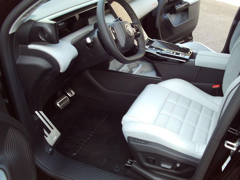 Citroën C5 Aircross (2026) MAX Plug-in Hybrid 225k Aut. - fotka 6 z 15