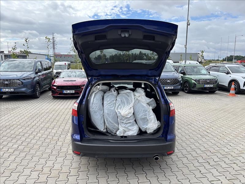 Ford Focus 2,0 TDCI 140k Titanium - fotka 10 z 36