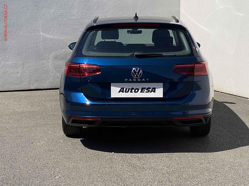 Volkswagen Passat (2020) 2.0 TDi, Highline, DSG, LED - fotka 5 z 19