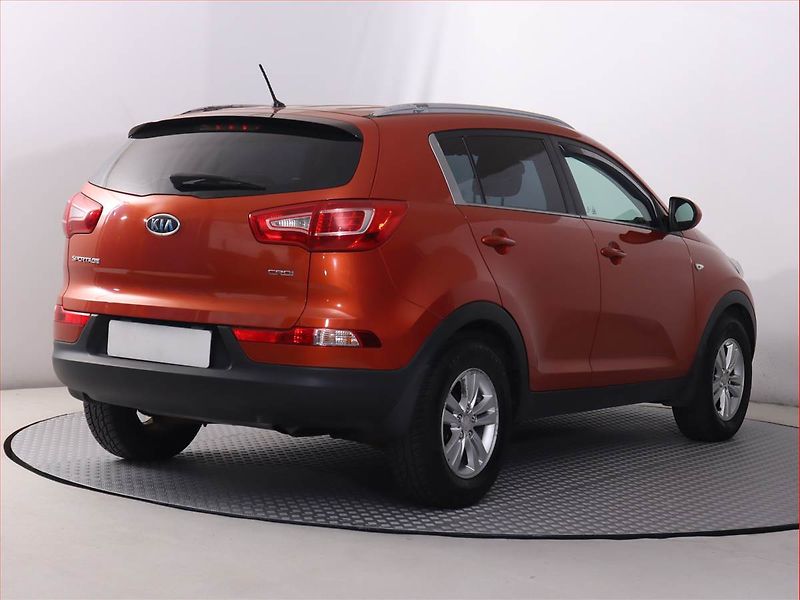 Kia Sportage (2011) 2.0 CRDi, Tempomat - fotka 5 z 17