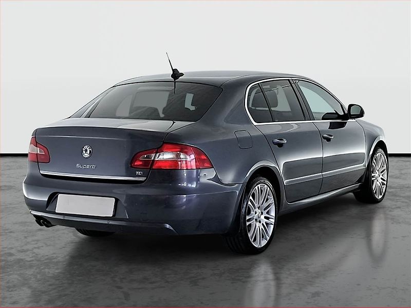 Škoda Superb (2009) 2.0 TDI, Navi, Tempomat - fotka 5 z 20