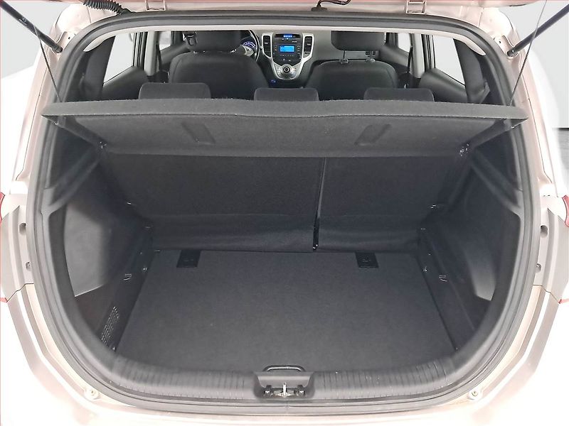 Hyundai ix20 (2016) 1.4 CVVT, ČR,1.maj - fotka 14 z 16